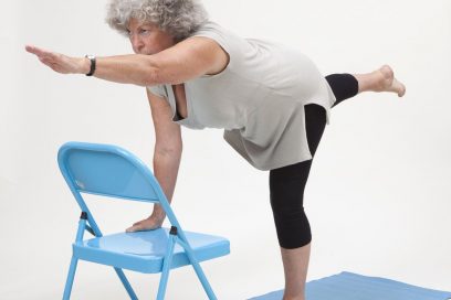 Yoga mit Stuhl